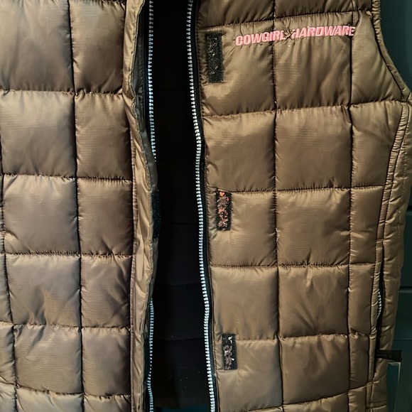 Cowgirl Hardware Vest - Picture 5 of 14